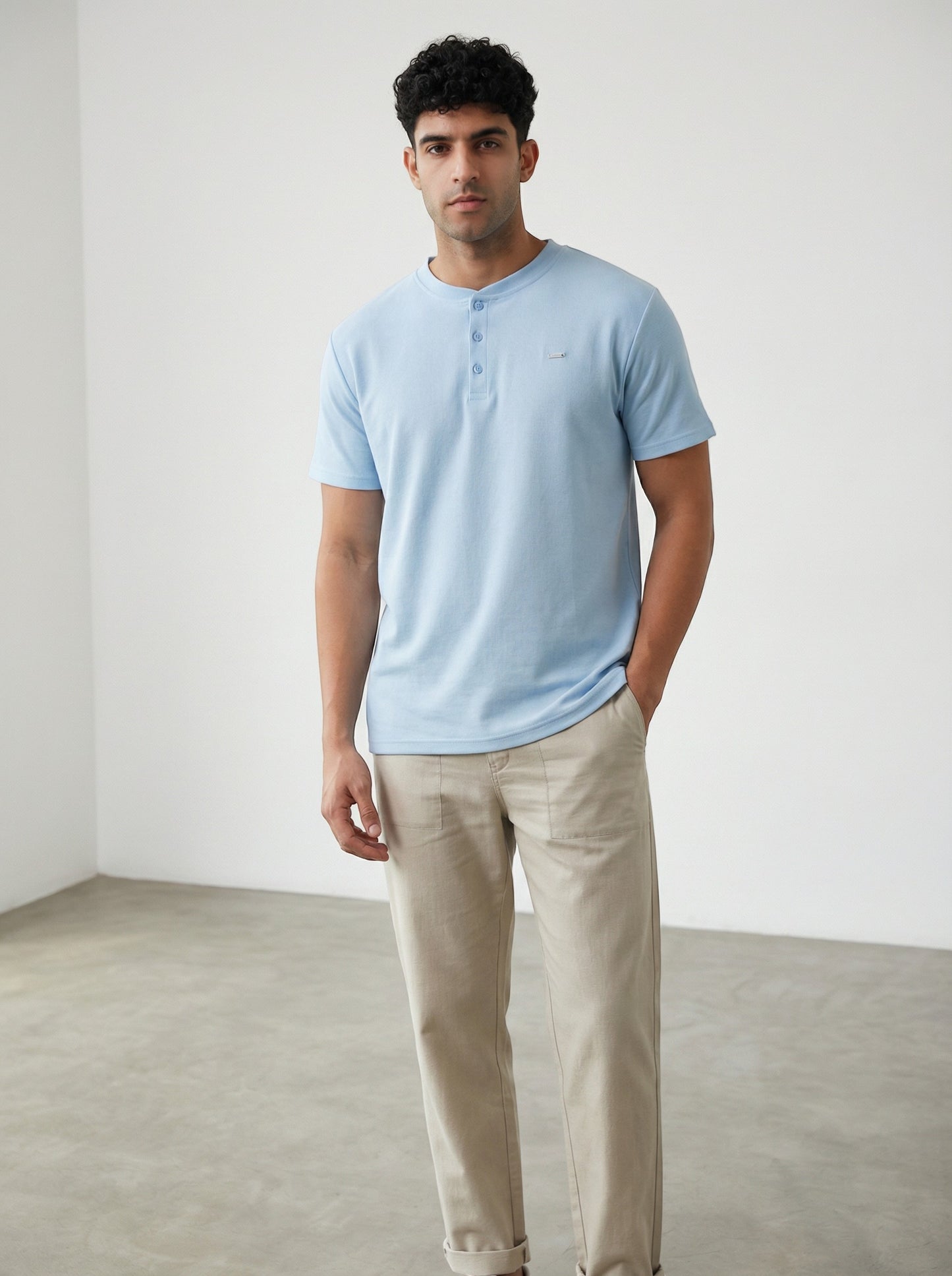 Men's regular henley tee