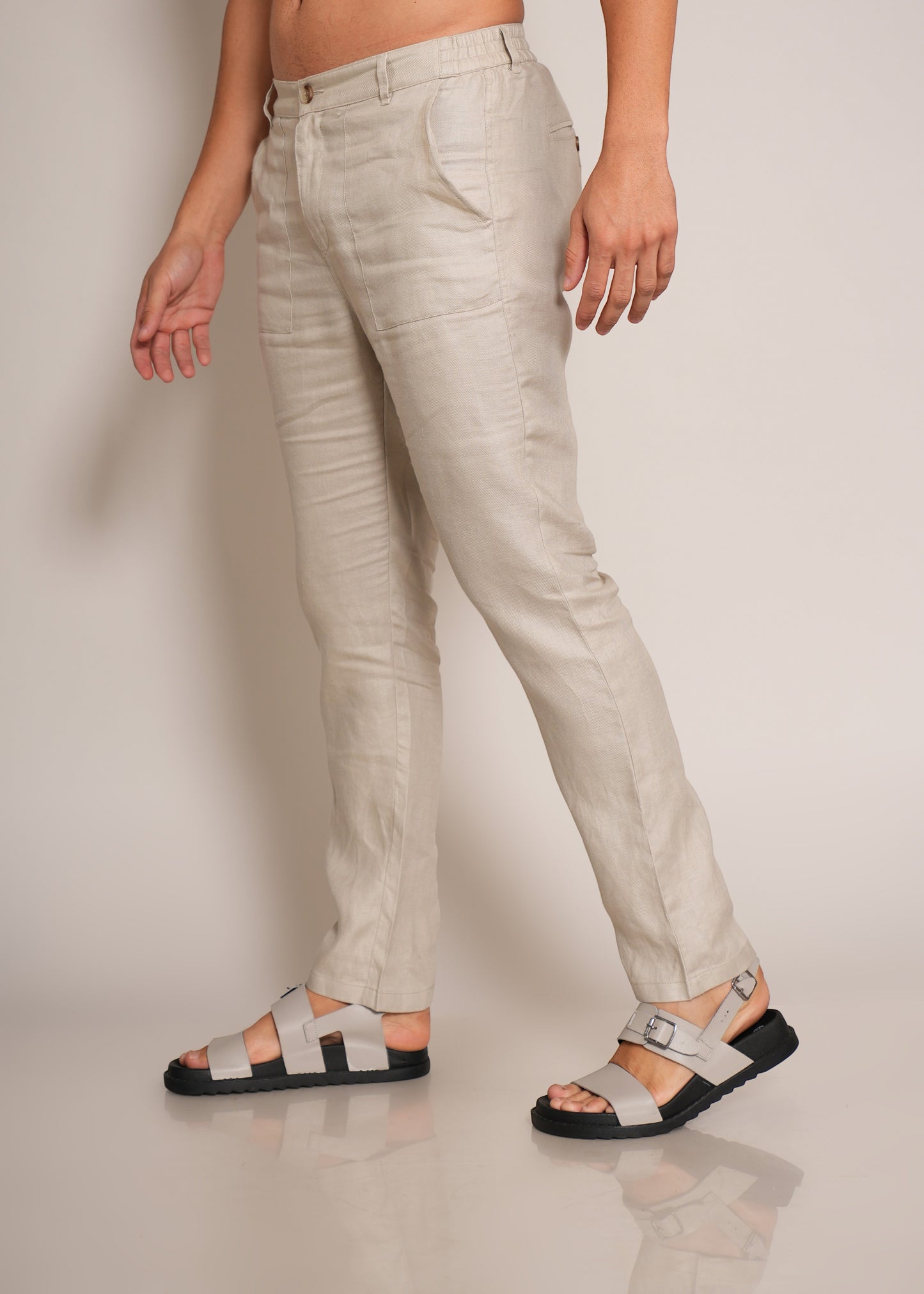 Men's relaxed fit trousers.