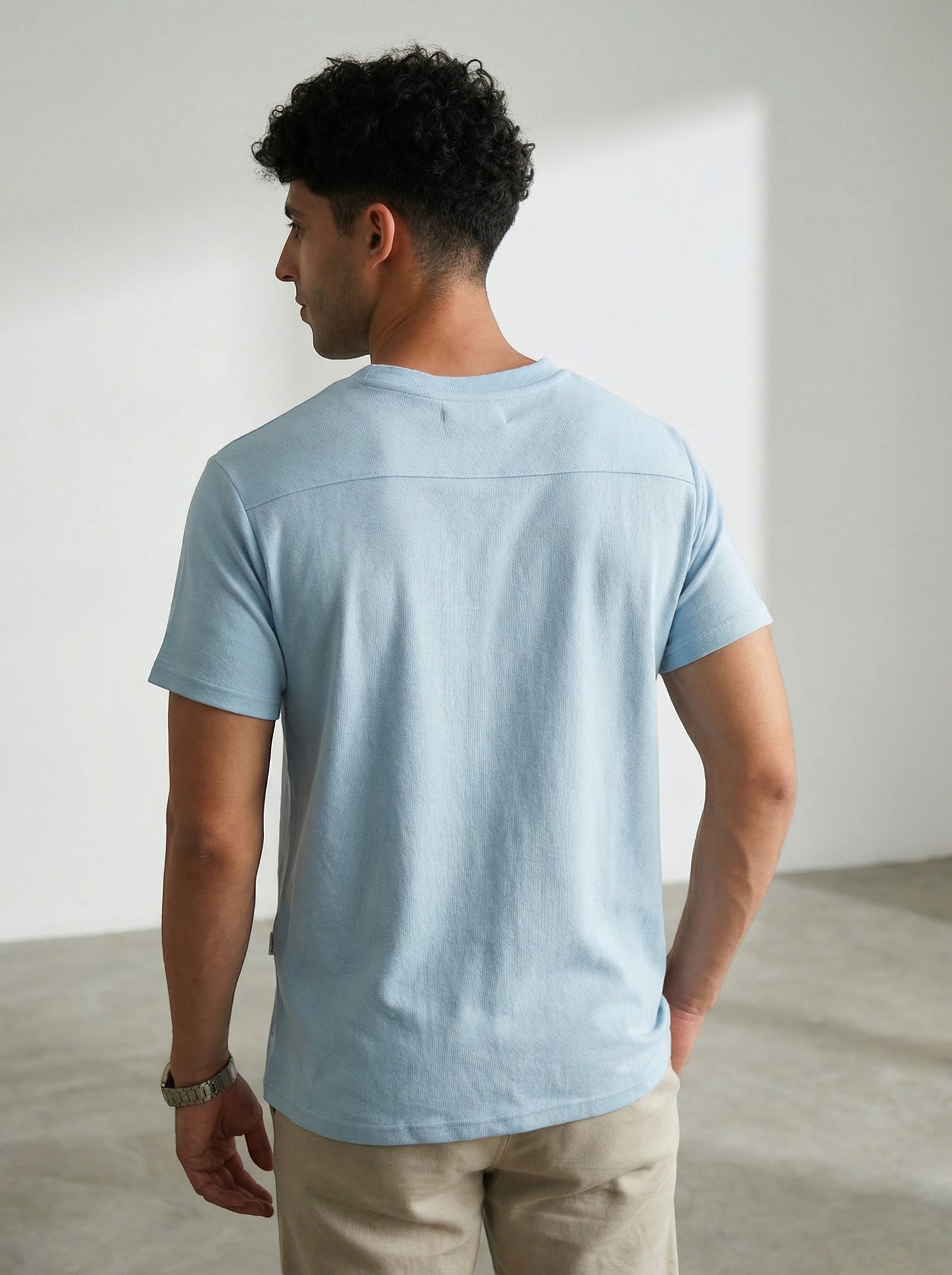 Men's regular henley tee