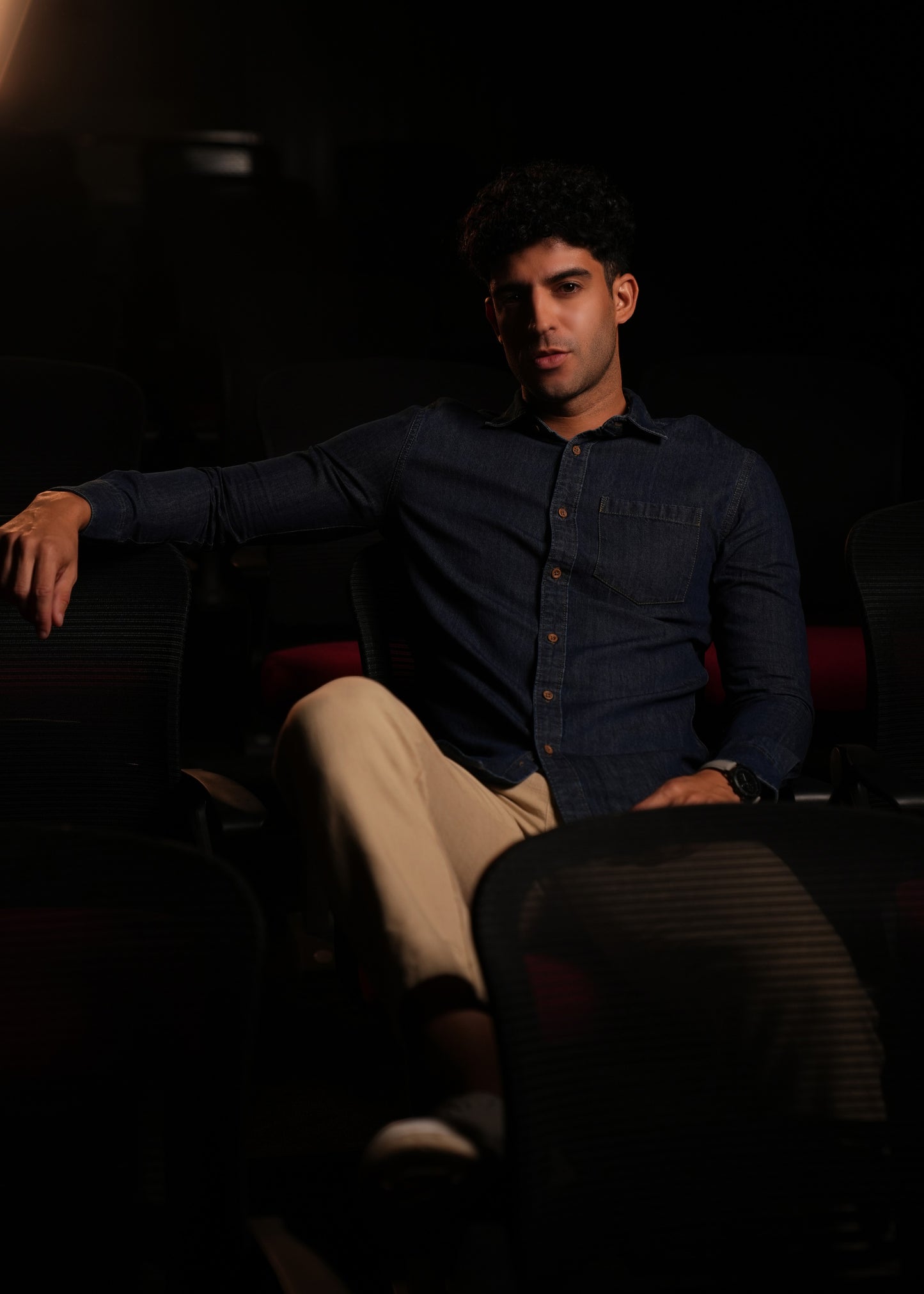 Men's full sleeve washed shirt with chest pocket.
